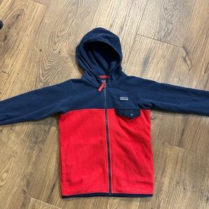 Kids Patagonia fleece jacket with hood. Size 5T